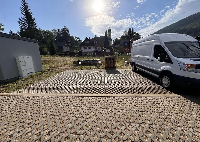 Luxusni Apartman Grand V Centru Harrachova Se Soukromou Mega Terasou, S Privatnim Parkovanim Zdarma, S Moznosti Dobijeni Wallbox Ev A Vyhledem Na Harrachovsky Kostelicek